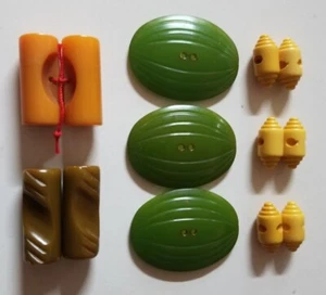 Konvolut Vintage Bakelit Knöpfe Fass oval Croissants grün orange gelb - Bild 1 von 4