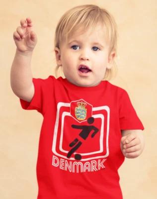 BUZZ SHIRTS BABY oder Kinder DÄNEMARK Fußball T-Shirt Retro Quadrat 2022 Bio-Kit Weltmeisterschaft