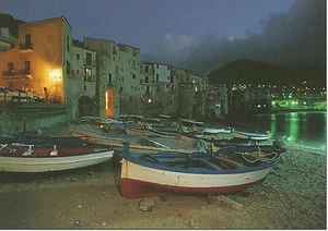 SICILIA SICILY POSTCARD CEFALU' BEACH WITH NIGHT BOATS - Picture 1 of 1