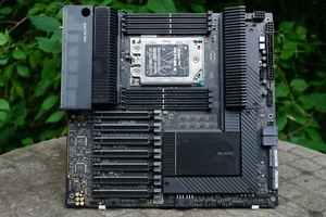 Carte mère ASUS Pro WS WRX80E-SAGE SE WIFI E-ATX - Photo 1/5