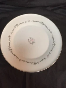 Vintage Signature Collection Select Bone China Petite Bouquet Dinner Plate 10" - Picture 1 of 9