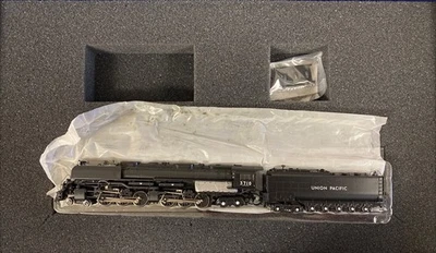 N Scale Athearn 22921 DCC Sound Challenger UP 3710 Union Pacific Loco - Image 1 of 4
