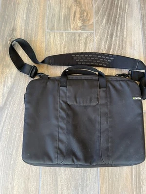 Incase Classic Ligero - Bolso para Laptop 17" x 12 x 2 con Forro de Piel Sintética Foto 1 de 4
