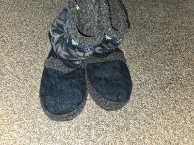 NWT original muk luks blue snowflake knitted design medium 6.5-7.5 - Image 1 of 4