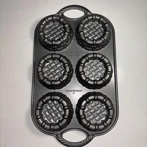 Nordic Ware Shortcake Baking Pan 3 Cups /.7 Liters Strawberry Shortcake Baskets - Picture 1 of 3