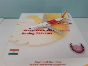 Air India Express Boeing B 737 VT-AXC - Sitar/Tabala (Drums) tail livery - Foto 1 di 3