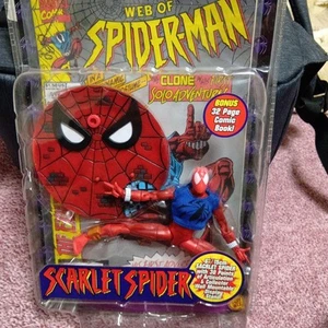 ToyBiz Scarlet Spider 6 Action Figure Marvel With 32-Page Comic New - Picture 1 of 3