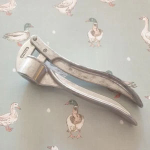 Vintage Professional Garlic Press Zinc/Aluminium Alloy Ritter Simplex - Picture 1 of 15