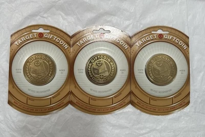 Lote de 2 MONEDAS DE ORO TARGET 2015 Bullseye Dog tarjetas de regalo coleccionables (sin valor) Foto 1 de 4