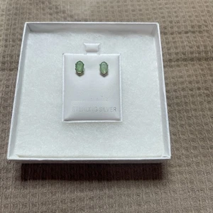 Sterling Silver .925 Peridot Oval Cut Stud Earrings August Birthstone - Picture 1 of 5