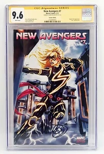 Marvel Comics - New Avengers #7 - 2011 - Signed Mark Brooks Variant - SS CGC 9.6 - Picture 1 of 4