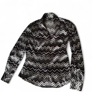 Women's Ann Taylor Black and Gray Chevron Button Up Long Sleeve Blouse Size 4 - Picture 1 of 2