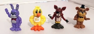 Juego de 4 Five Night At Freddy's Bonnie Chica Foxy and Freddy Fazbear de 1 1/2 pulgadas - Imagen 1 de 7