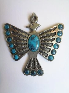 Colgante Thunderbird tono plata imitación turquesa estilo nativo americano pájaro 2,375" - Imagen 1 de 9