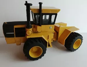 STEIGER ERTL 1/32 DIECAST " YELLOW " COUGAR FARM TOY TRACTOR *HARD TO FIND* - Picture 1 of 12