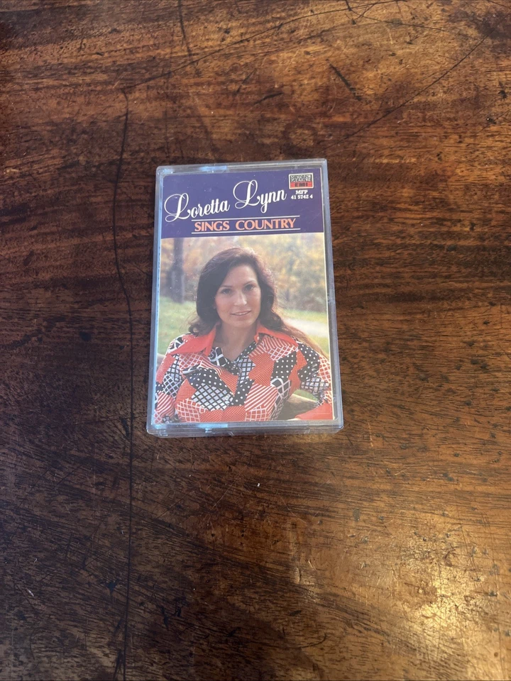 Loretta Lynn Sings Country 14 Tracks Cassette Tape Compilation Album - Image 1 of 4
