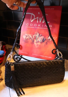 EXCELENTE TEJIDO Elliott Lucca NEGRO Cuero Bolso de Mano Cartera Bolso sin asas de hombro 11"x5" Foto 1 de 4