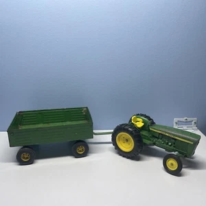 John Deere Tractor & Wagon Set 1/16 Old Ertl Farm Toy Set Metal - Picture 1 of 12