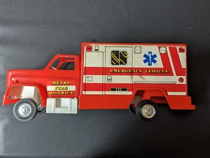 Vintage Ambulance Toy Montgomery Plastic Metro Fire District Emergency Vehicule - Picture 1 of 19