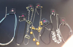 **Special** SEVEN (7) Paparazzi NECKLACE & EARING SETS!! Great Price! - Picture 1 of 5