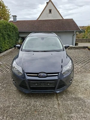 Ford Focus 1.0 Ecoboost Grau 125PS  Kombi, Benziner - Bild 1 von 4