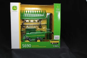 JOHN DEERE S690 Tracked COMBINE W/GRAIN HEAD & 12-ROW CORN HEAD 1/64 Scale NIB - Picture 1 of 7
