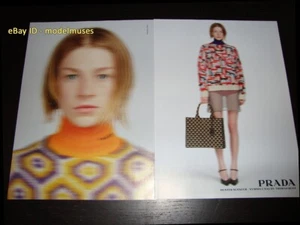 PRADA 2-seitige Zeitschrift DRUCK AD 2022 ""Symbol"" Handtasche JUNTER SCHAFER - Bild 1 von 1