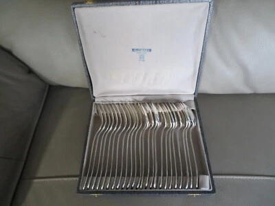 Ercuis 12fourchettes et cuillères couverts à entremet en métal argenté TBE - Photo 1/4