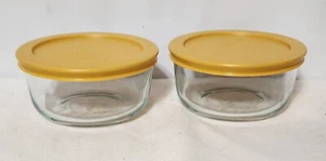 Set of 2 Pyrex 7200 Glass 2 Cup Bowl with Yellow Lids -No Fading - Excellent - Picture 1 of 3