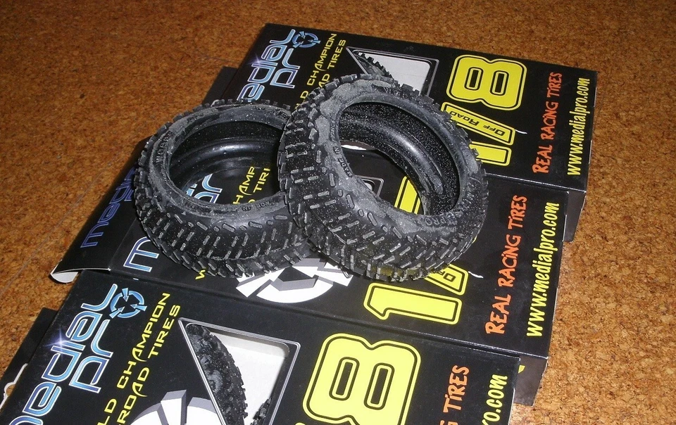 1/8  Reifen Medial Pro Woops Buggy Tyre Kyosho for Vintage Rc Car - Bild 1 von 3