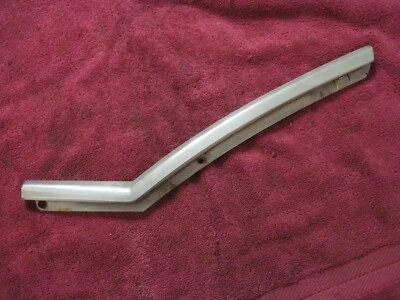 Buick Riviera 1971-73 1/4 moldura de ventana trasera izquierda izquierda derecha Foto 1 de 4