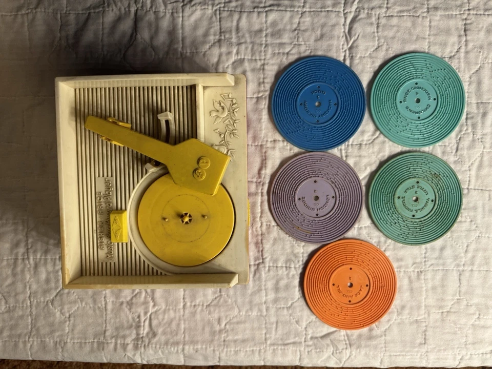 Vintage 1971 Fisher Price Music Box Record Player Model 995 w/ 5 Records Works - Image 1 of 4