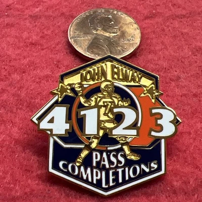 DEN-BRONCOS TEAM NFL.  PIN SOLAPA JOHN ELWAY #7 "4123 PASS TERMINATIONS". RARO Foto 1 de 4