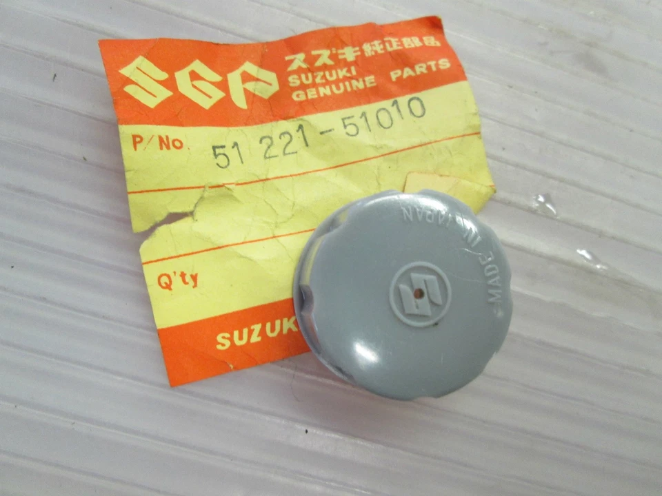 Tapa tanque aceite Suzuki TM400 TM250 TM100 TM1250 NOS 51221-51010 Foto 1 de 1