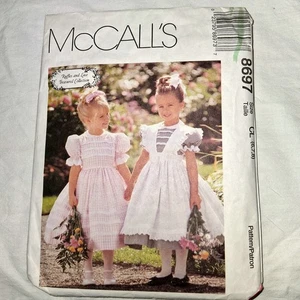 McCalls 8697 Mädchen Kleid Muster Rüschen Schleife Gr. CL (6,7,8) Schnitt - Bild 1 von 2