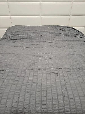 Juego de edredón de 3 piezas color gris con textura arrugada tamaño king 100 % microfibra  Foto 1 de 4