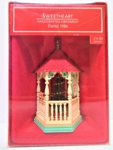 Hallmark Andenken Ornament "Sweetheart Pavillon" To My Sweetheart mit Liebe 1986 Vintage - Bild 1 von 11