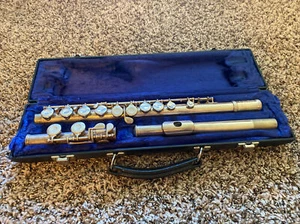 Gemeinhardt 22 SP Silverplate Flute Hard Case Sounds Beautiful 1993-1995 - Picture 1 of 12