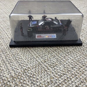 Dale Earnhardt Racing Champions Pit Stop Showcase 1992