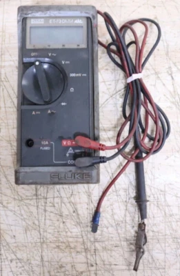 Multímetro digital Fluke 73 usado de colección herramientas MAC marca ET-73 DMM PROBADO EE. UU. Foto 1 de 4