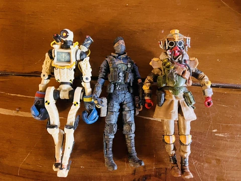 apex legends & Call of Duty action figure lot Cover