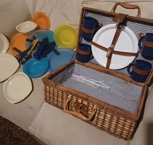 Vintage 4 Person Picnic basket wicker With Cups Flask Plates And Tupperware Tubs - Picture 1 of 10