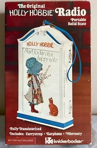 1970s Knickerbocker Holly Hobbie AM Portable Plastic Radio #3427 - Foto 1 di 7