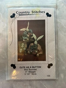 Country Stitches "süß wie ein Knopf" Mini Hasen Puppe Muster Vintage 1990 - Bild 1 von 2