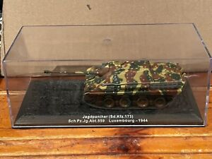 Jagdpanther (Sd.Kfz.173) German Tank, IXO 1/72 w/ Display Case