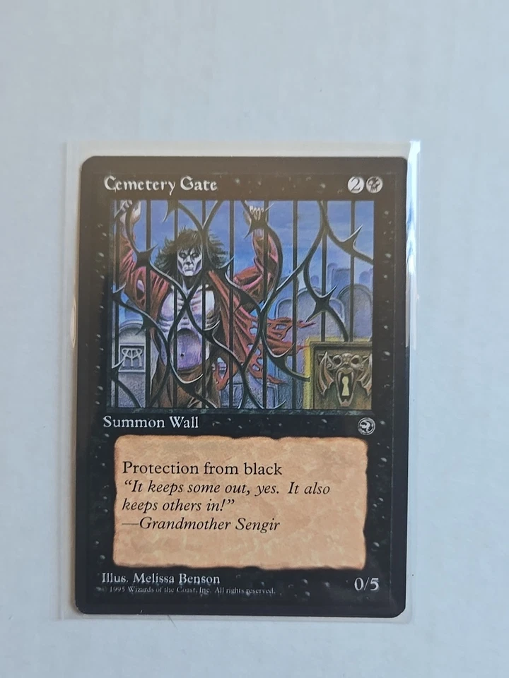 Cemetery Gate (Art A) - Homelands - MP - MTG Magic - Common - Creature  - Image 1 of 1