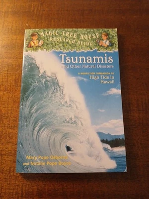 TSUNAMIS AND OTHER NATURAL DISASTERS (MAGIC TREE HOUSE By Mary Pope; Mint Foto 1 de 2