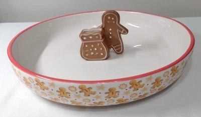 Diseño de cuenco de fiesta Gingerbread Man con soporte para palillo de dientes por 10 Strawberry Street Foto 1 de 4