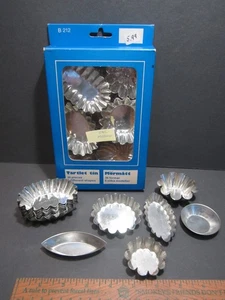 TART PANS Vintage BIG LOT Sweden 51 mini Tartlet fluted flower leaf Nevco - Picture 1 of 7