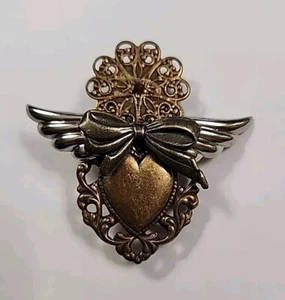 Antiqued Gold Tone Angel Heart Brooch Unique - Picture 1 of 6